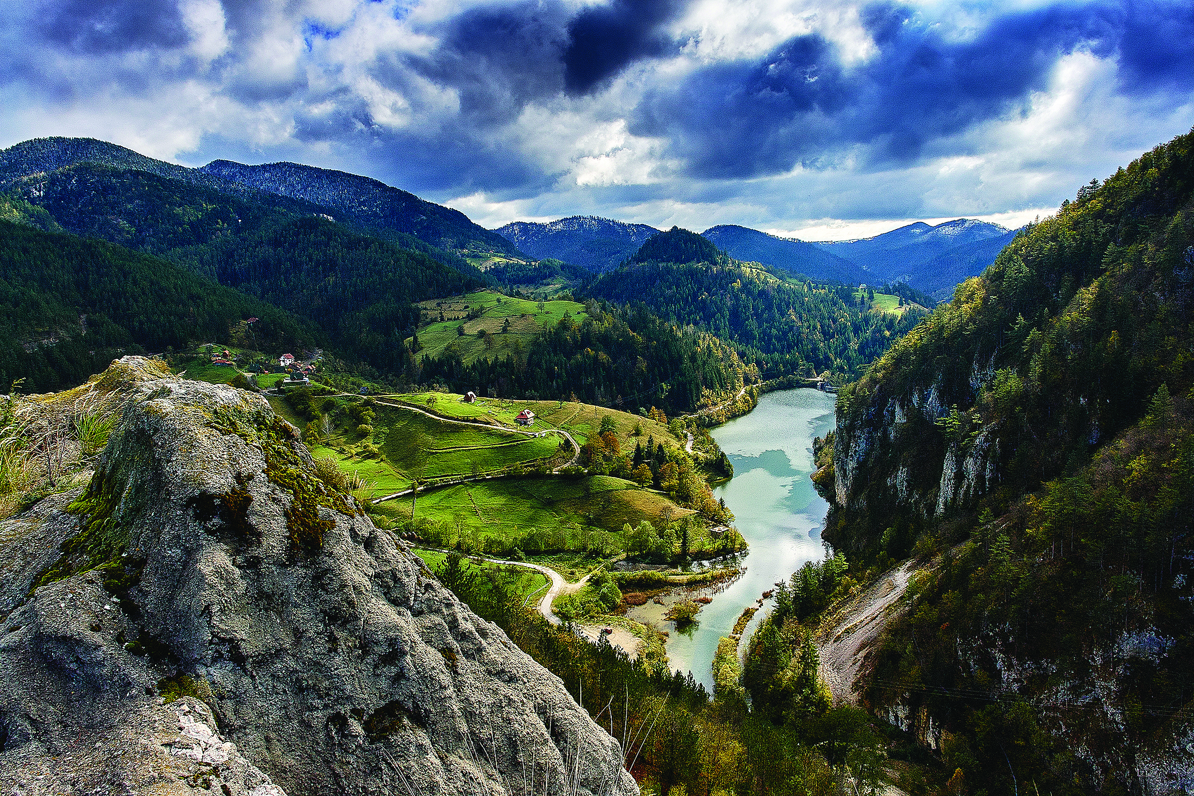 spajici zaovine tara photo by jozef ispanovic